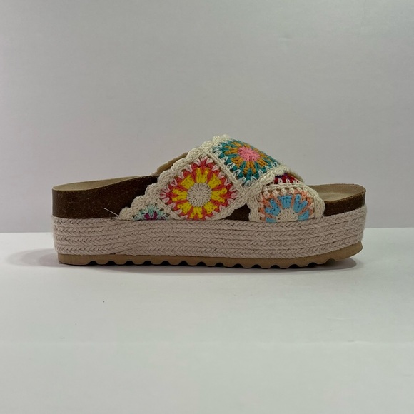 Dirty Laundry Plays Platform Crochet Espadrille Sandals - multi, size 6/36.5 - Picture 9 of 13